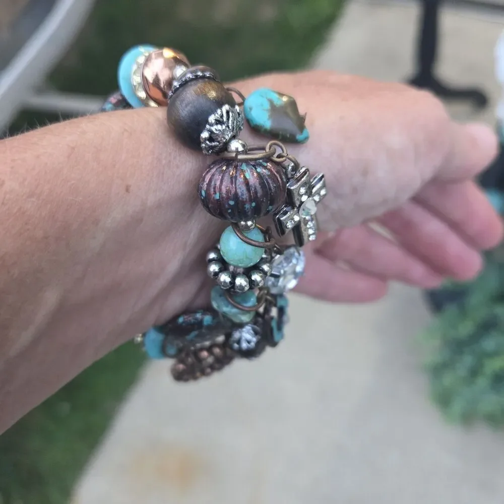 VTG Western Chunky Stretch Bracelet Turquoise Blue Beads Charms Horseshoe Cross